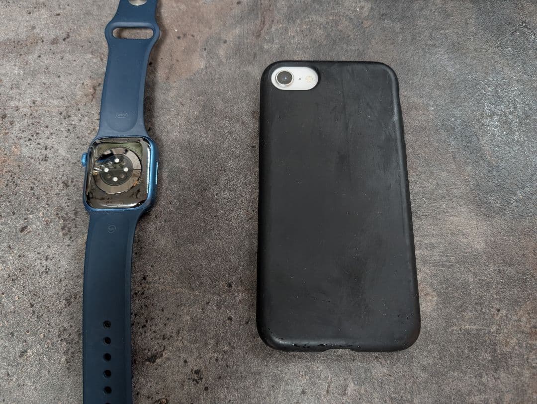 iPhone SE2とApple Watch 7