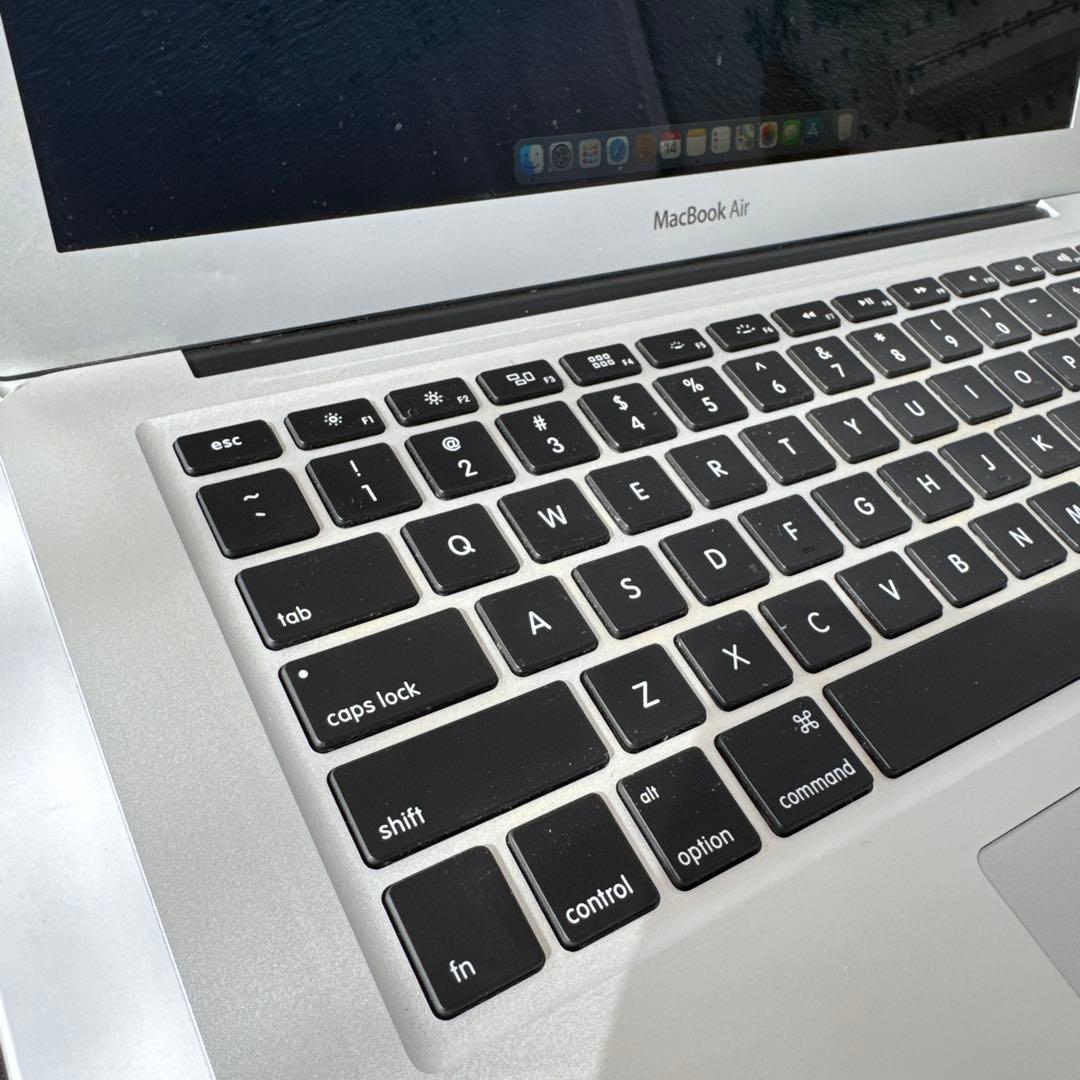 MacBookAir本体2014 USメモリ4GB SSD128GB 13インチ