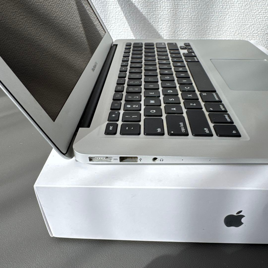 MacBookAir本体2014 USメモリ4GB SSD128GB 13インチ