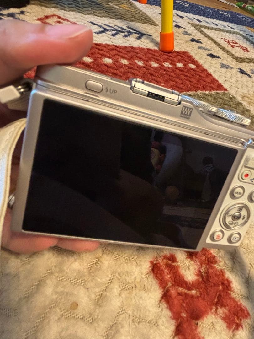 Olympus E-PL10 ミラーレスカメラ シルバー