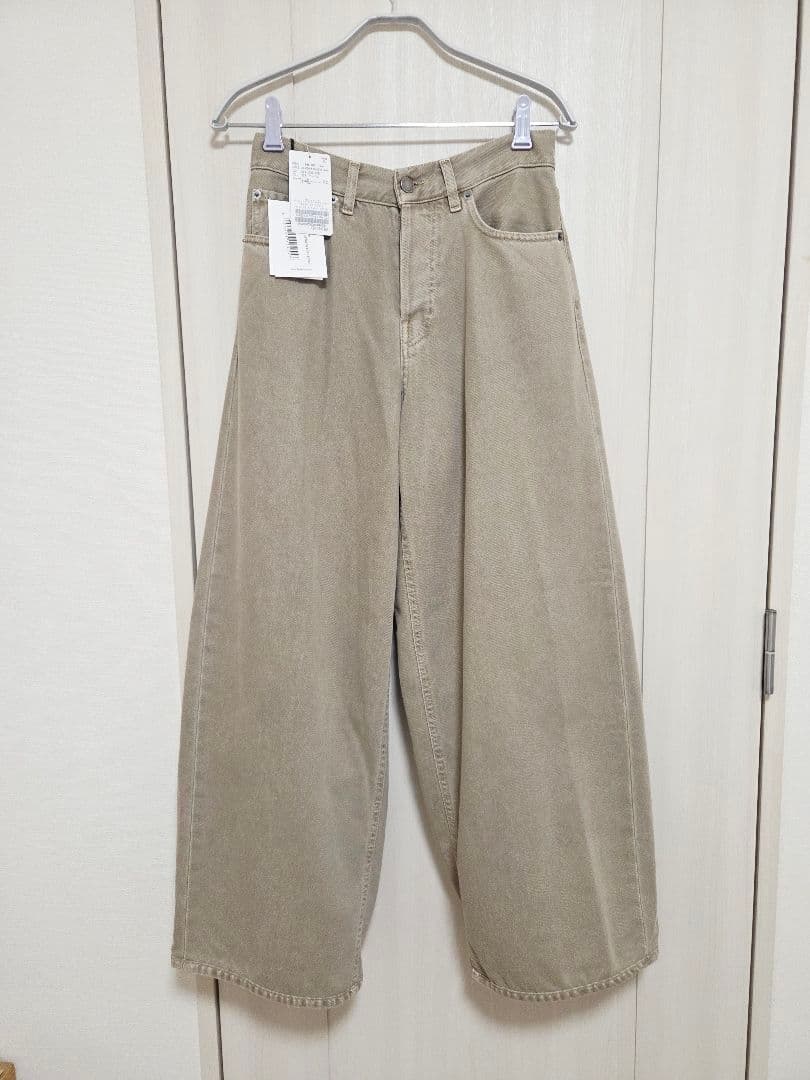 ⭕新品、未使用、値札つき⭕アパルトモン☆ハイクレ☆ベージュデニム