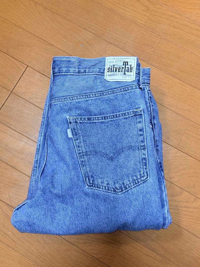 Levi’s silver tab LOOSE 90s