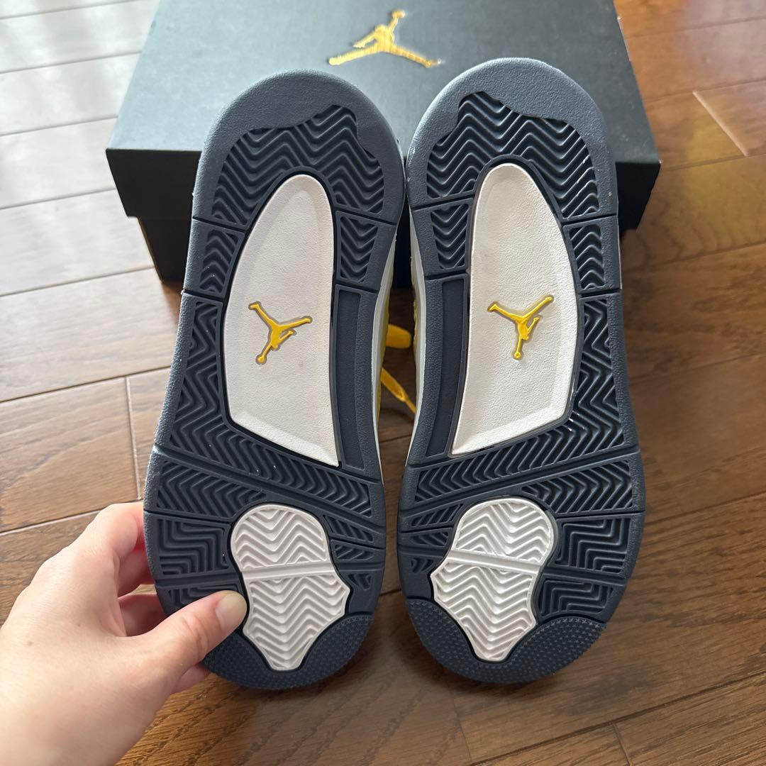 ジョジョ NIKE AIR JORDAN4 \"Tour Yellow\"