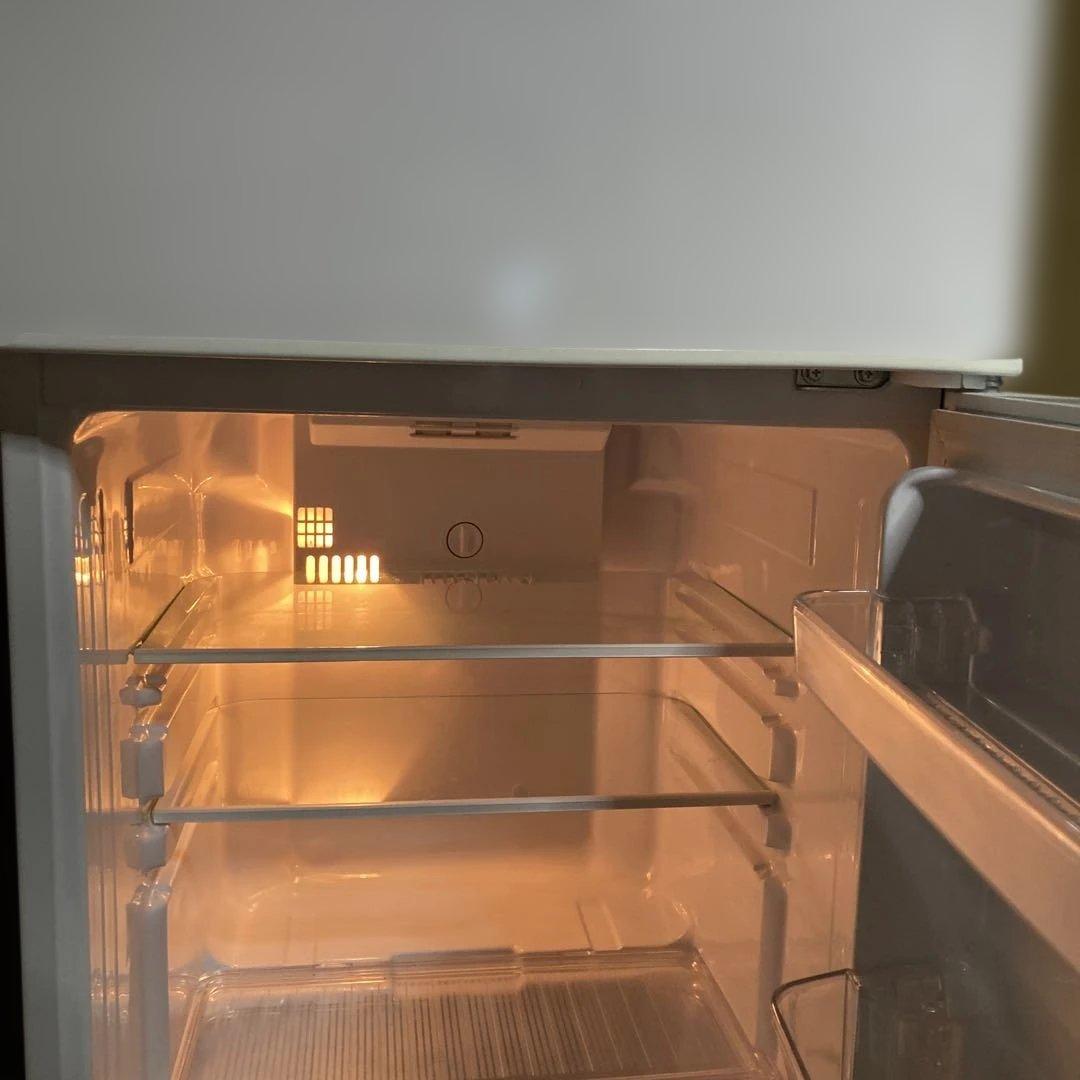 美品★2ドア 冷凍冷蔵庫　ホワイト UR-F140J W