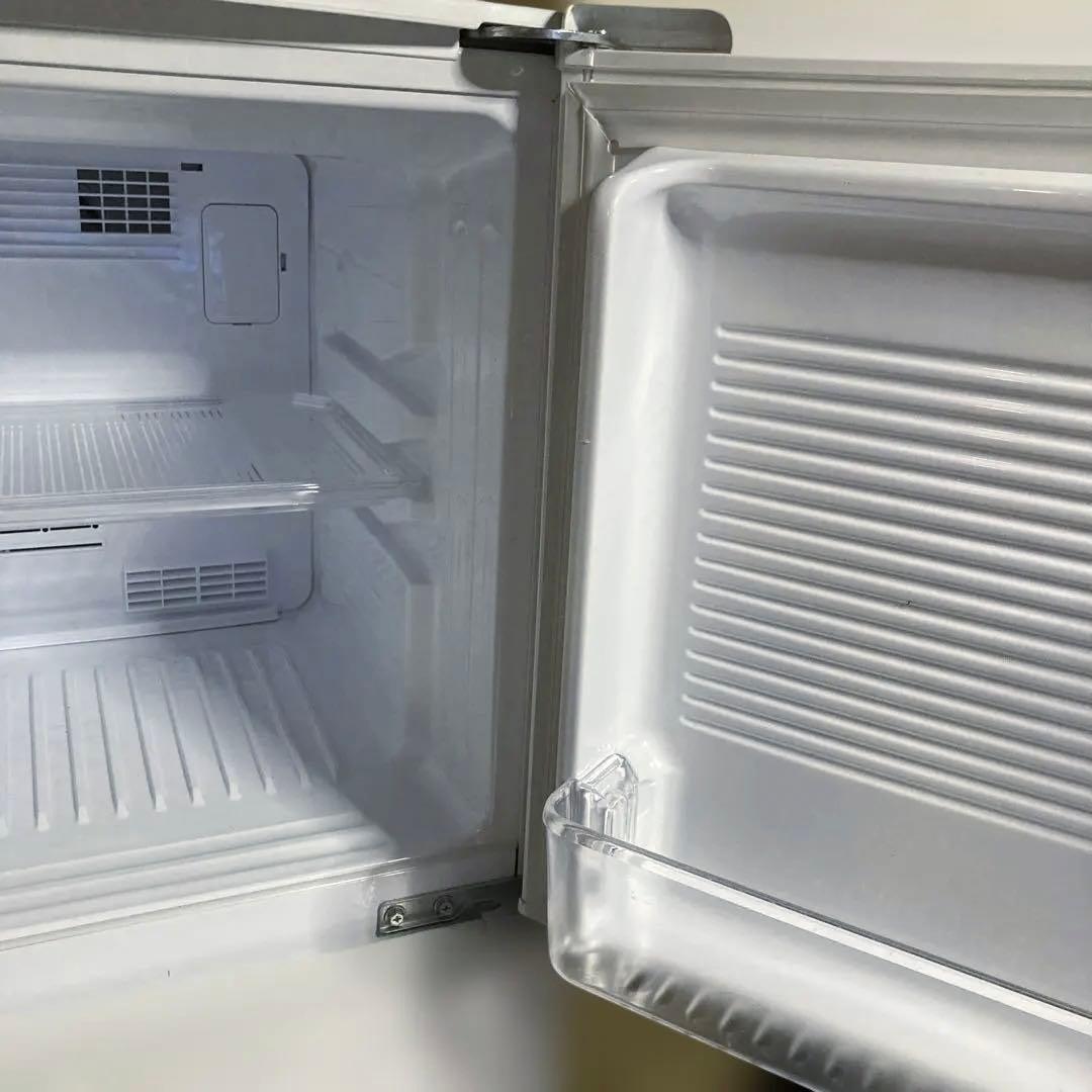 美品★2ドア 冷凍冷蔵庫　ホワイト UR-F140J W