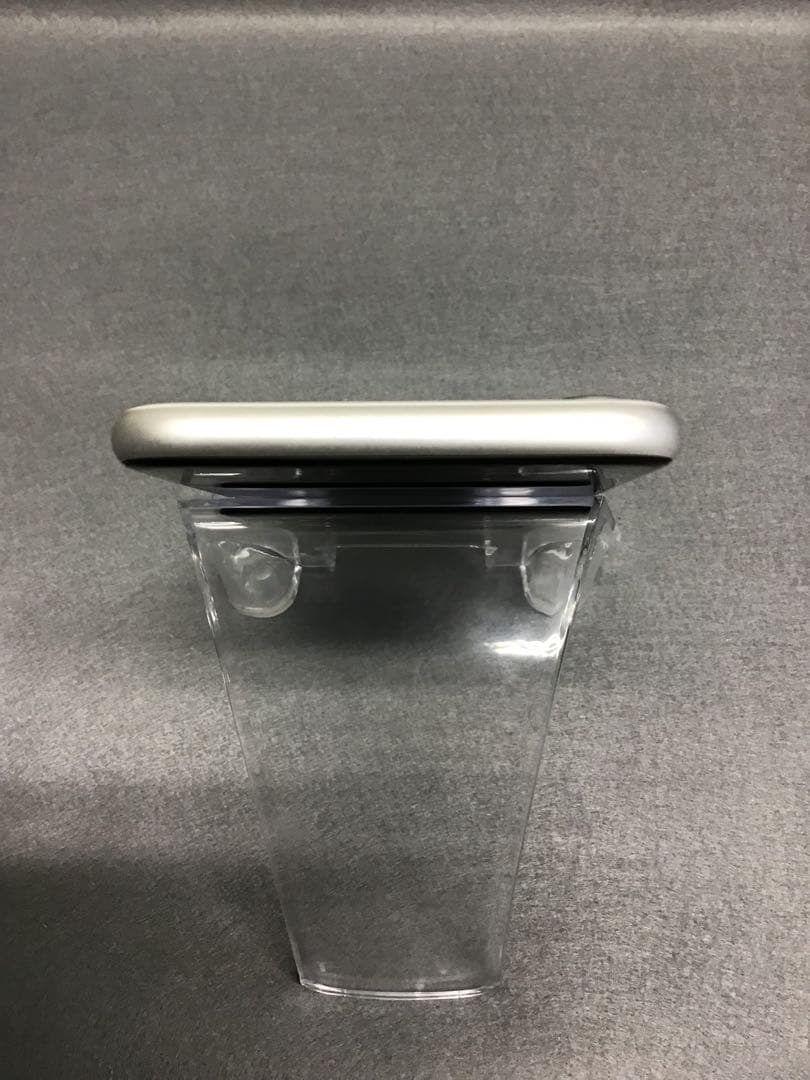 美品 国内版 SIMフリー iPhoneSE2 256GB 　ホワイト色