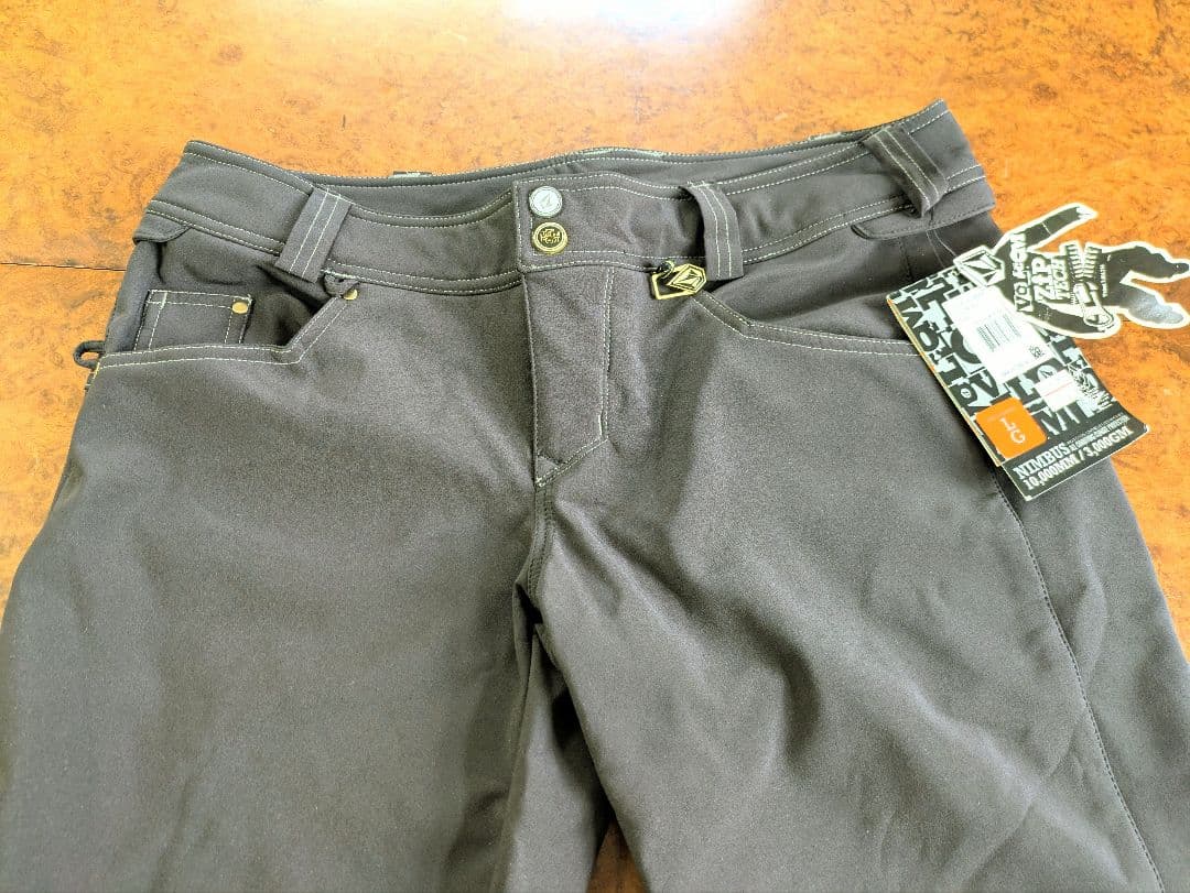 【新品】 ボルコム スノーボード ウェア パンツ 黒 L zip tech 対応