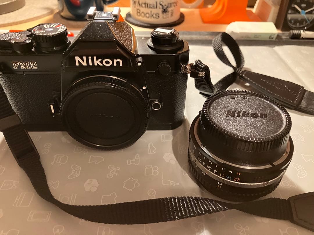 Nikon ニコン New FM2 ブラック フィルムカメラ レンズ付属