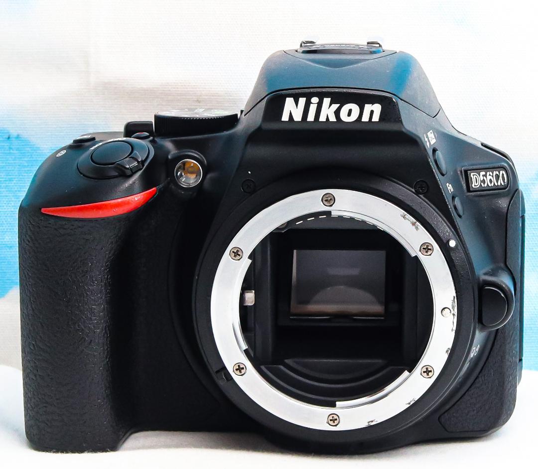 美品 Nikon D5600⭐️WIFI搭載⭐️高性能一眼レフ⭐️初心者おすすめ