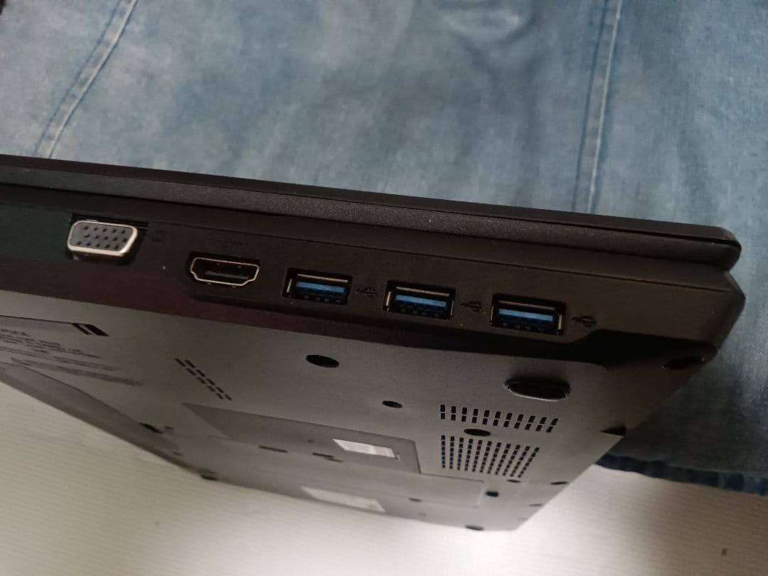 富士通ノートパソコンA579/A i5第8世代OS.Office