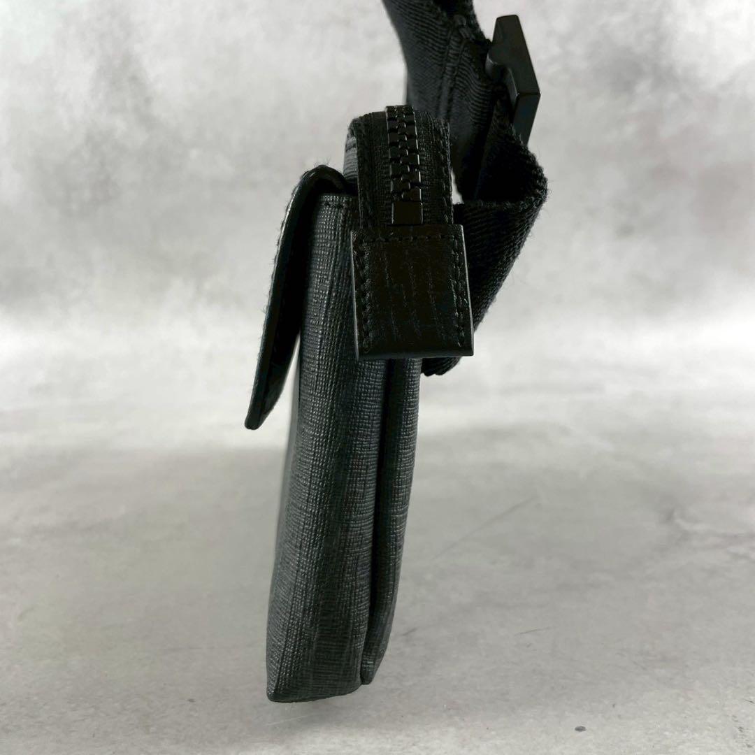 極美品 グッチ ボディバッグ GGスプリーム ロゴ 斜め掛け PVC ブラック