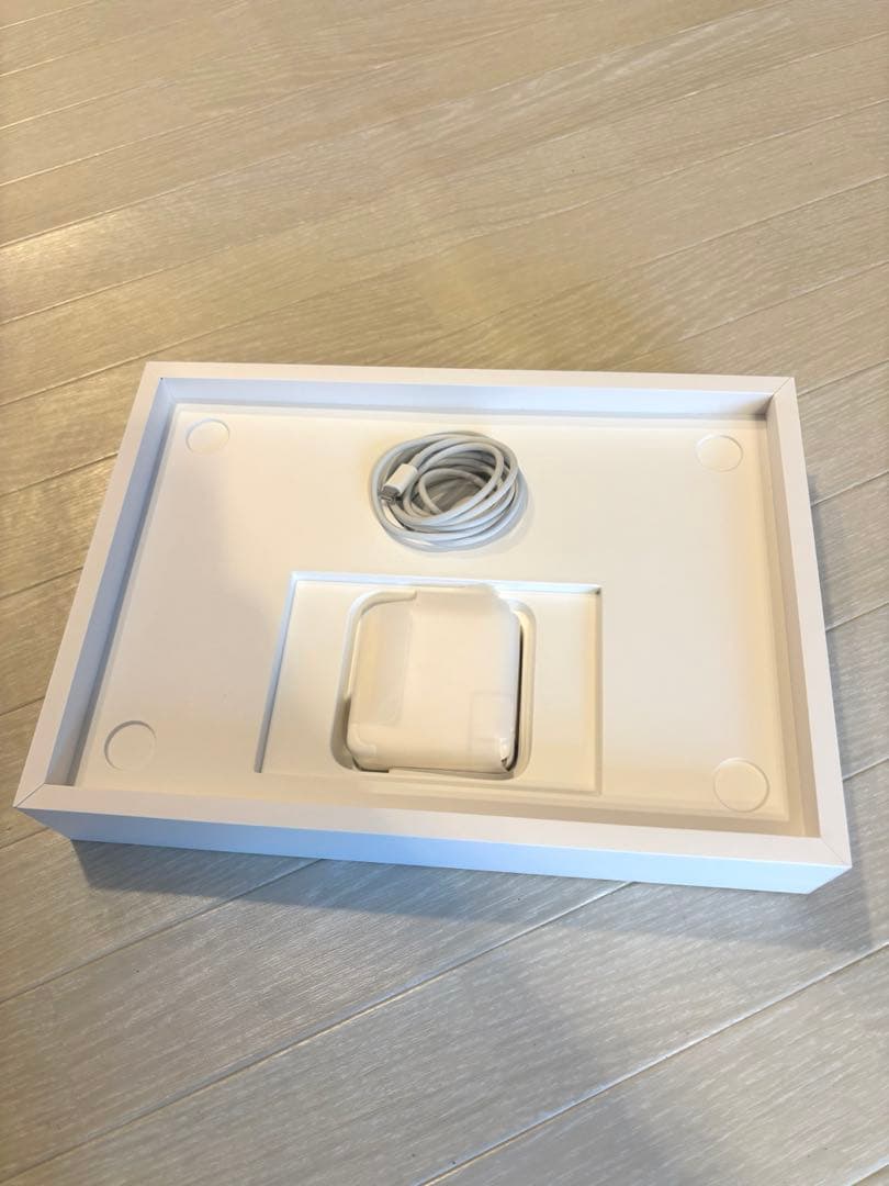 2020年製Apple MacBook Pro 13-inch シルバー 本体