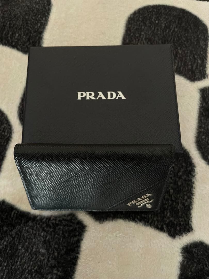 PRADA ブラック サフィアーノレザー 名刺入れ