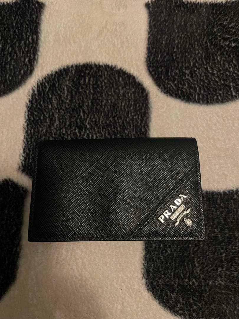 PRADA ブラック サフィアーノレザー 名刺入れ