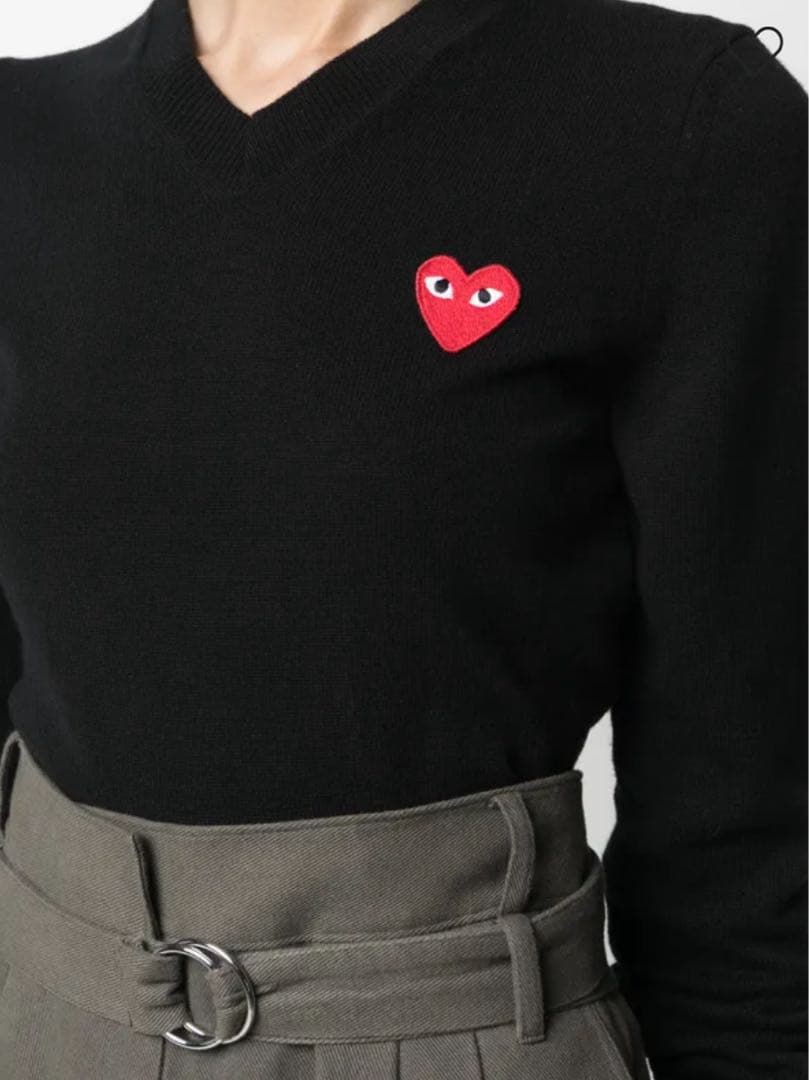 美品　PLAY COMME des GARCONS 薄手 Vネックセーター