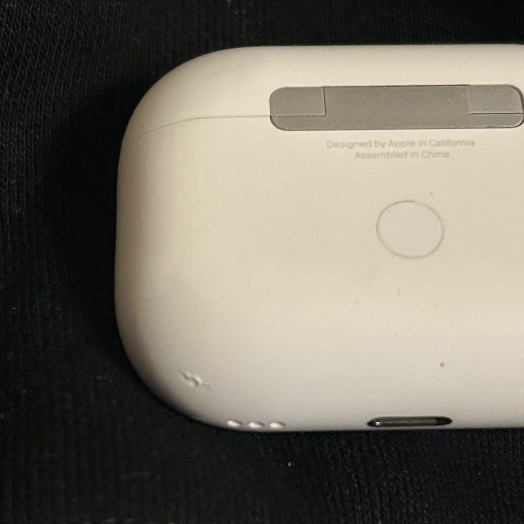 AirPods pro 第二世代　(Lightning)ケース、右耳のみ