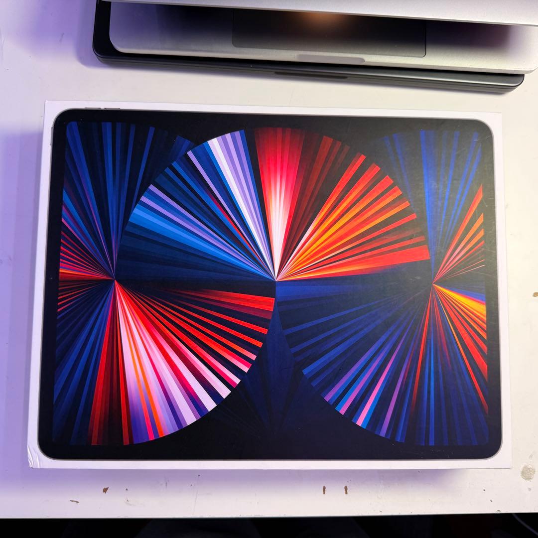 新品未使用　iPad Pro 12.9インチ 第5世代 256GB M1チップ