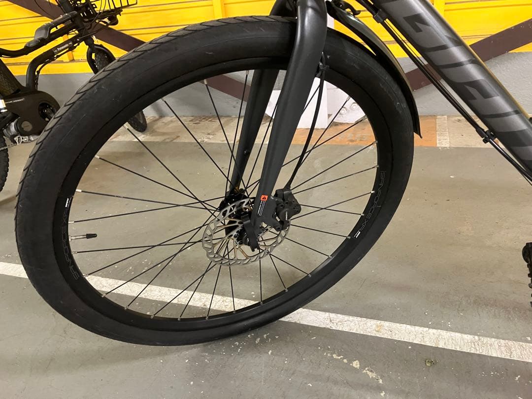 GIANT クロスバイク GRAVIER DISC グラビエディスク 2025年