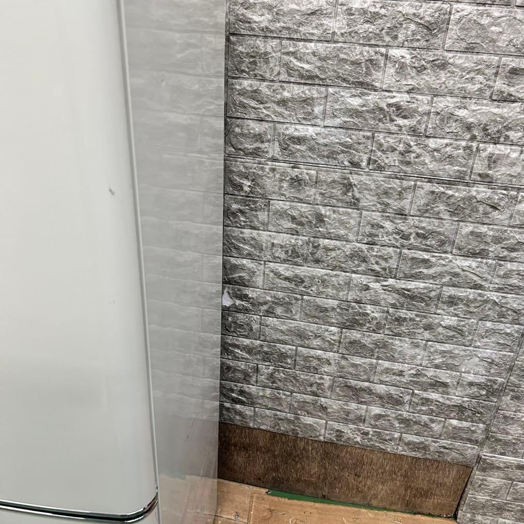 713 冷蔵庫　小型　一人暮らし　右開き　極美品　200L弱　レトロ調　保証込