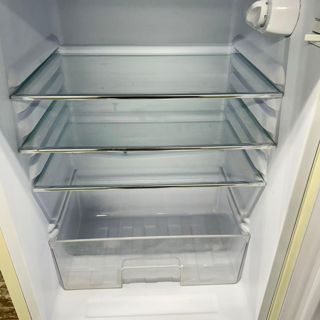 713 冷蔵庫　小型　一人暮らし　右開き　極美品　200L弱　レトロ調　保証込