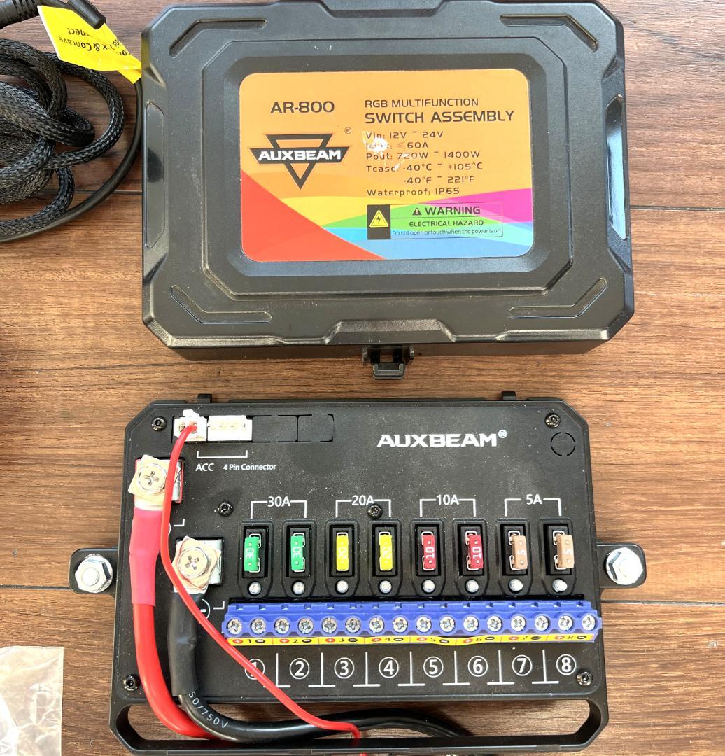 AUXBEAM AR-800 ギャングスイッチパネル RGB