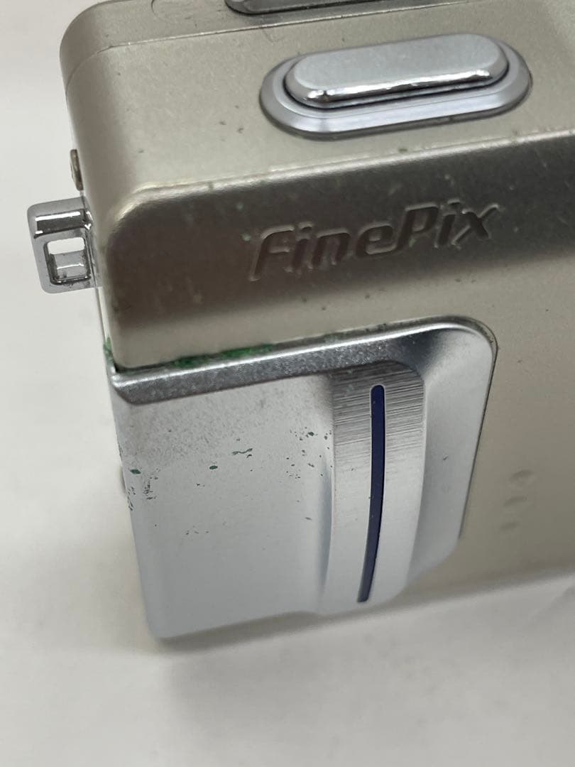 FUJIFILM FinePix F710 デジタルカメラ　ジャンク