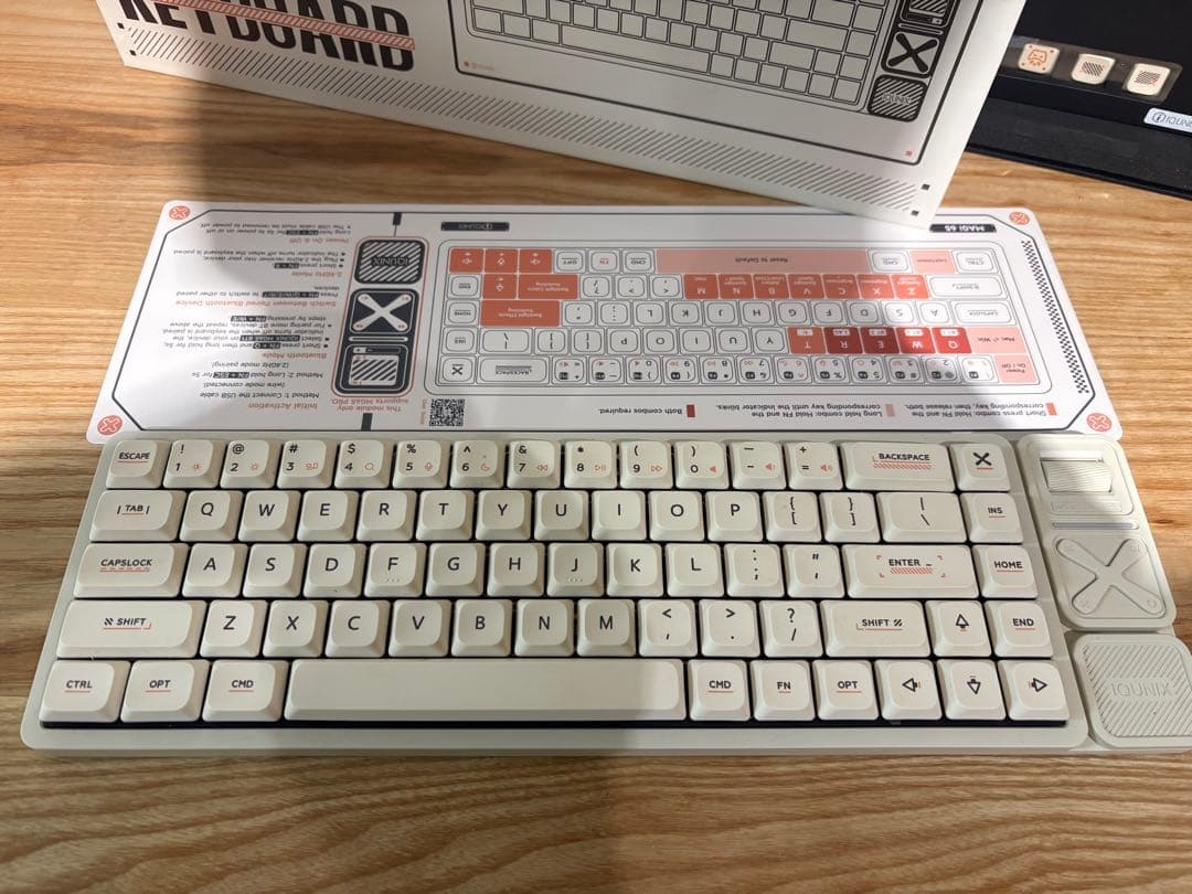 IQUINX MG65Proキーボード