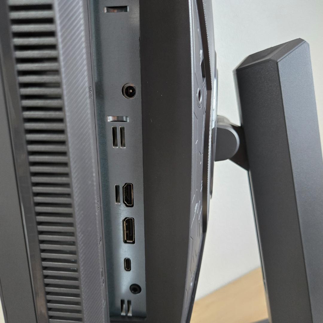 【ほぼ新品】ASUS ROG STRIX XG27UCG ゲーミングモニター