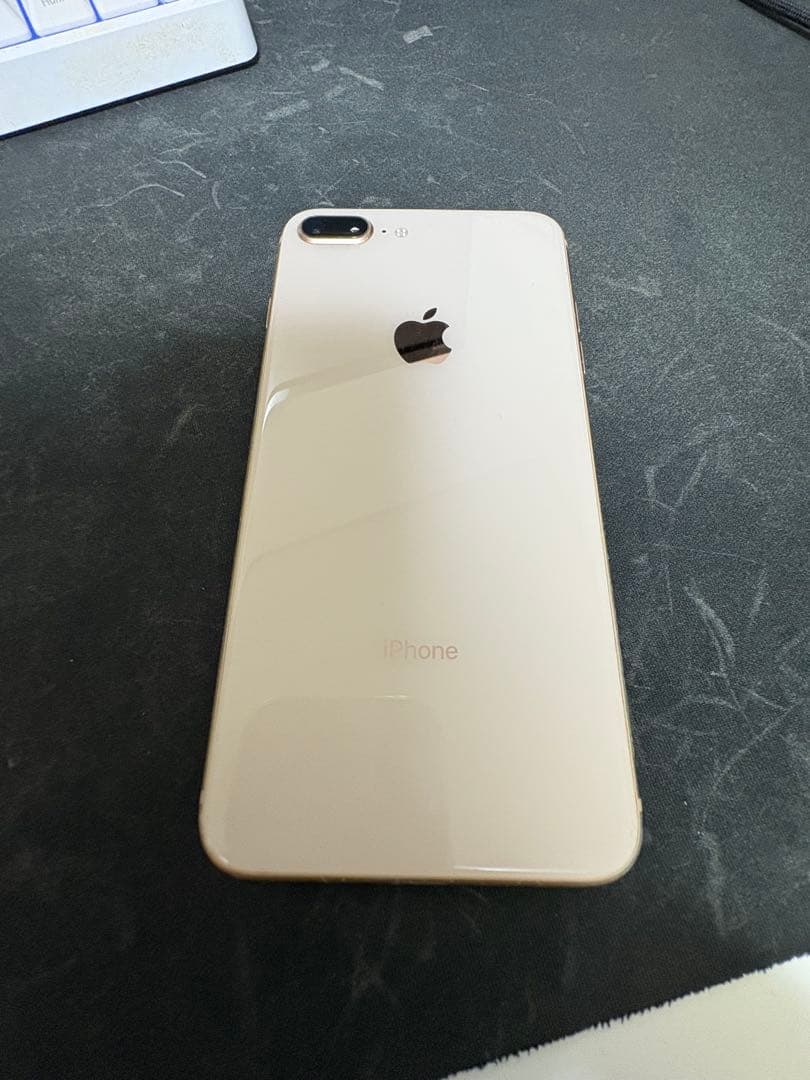 iPhone 8 Plus ゴールド 画面ひびあり