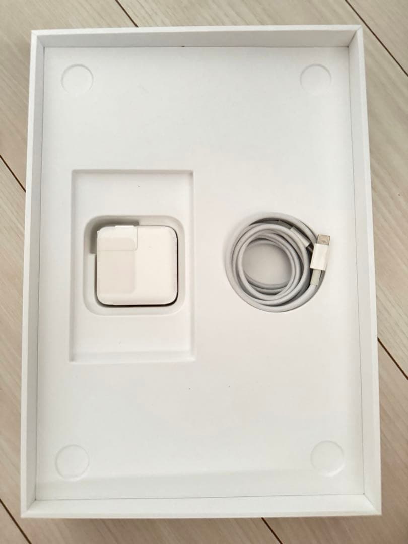 MacBook Air 2020 M1、ストレージ512GB、メモリー 16GB