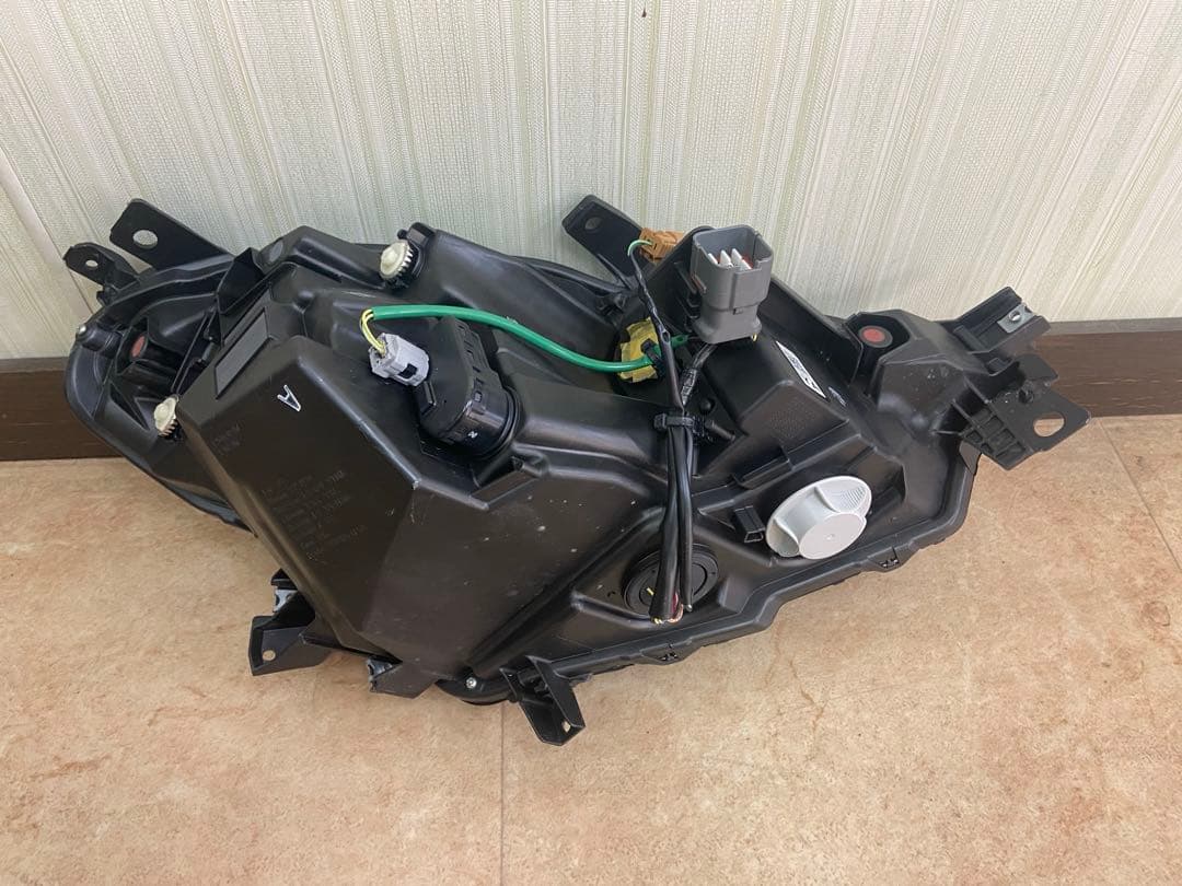 GR86 左ヘッドライト　3BA-ZN8 美品