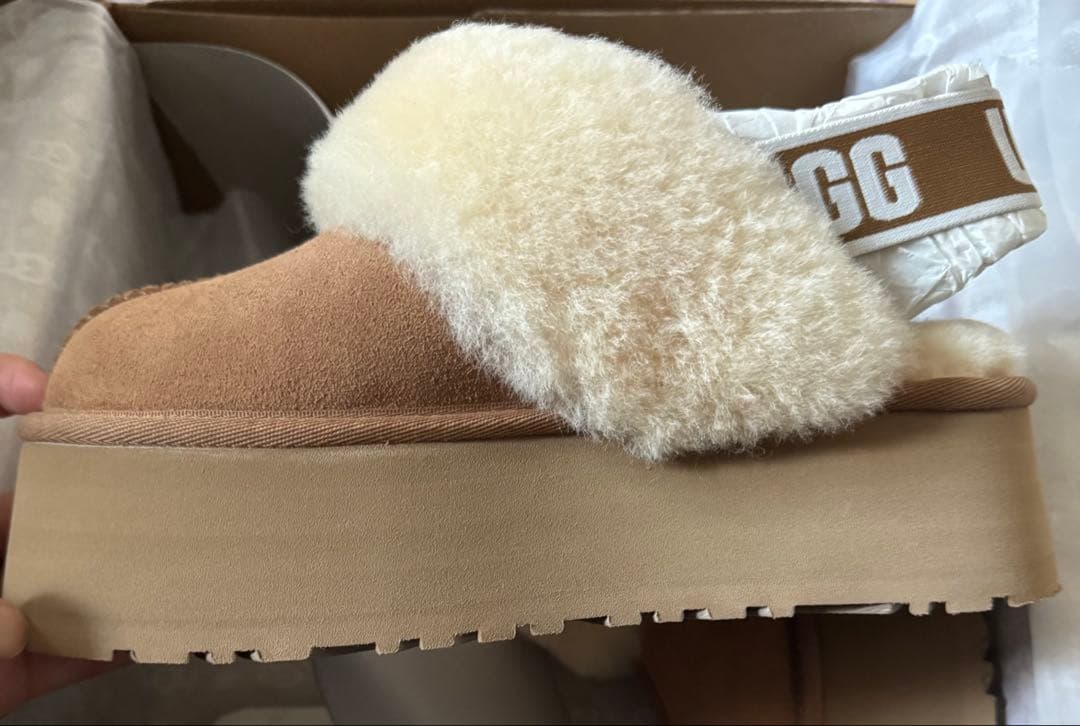 ⭐︎UGG W FUNKETTE チェスナット 新品未使用 23cm⭐︎