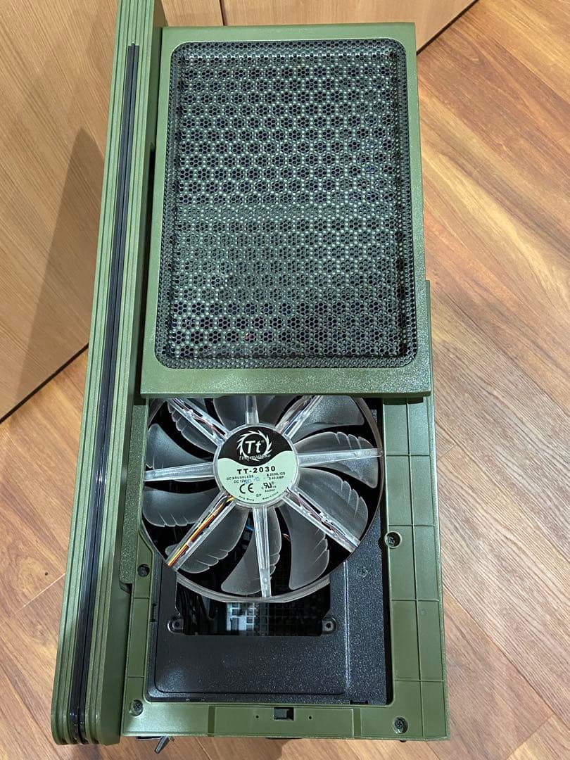 PCケース(自作PC用) Thermaltake Level 10 GT BATTLE Edition