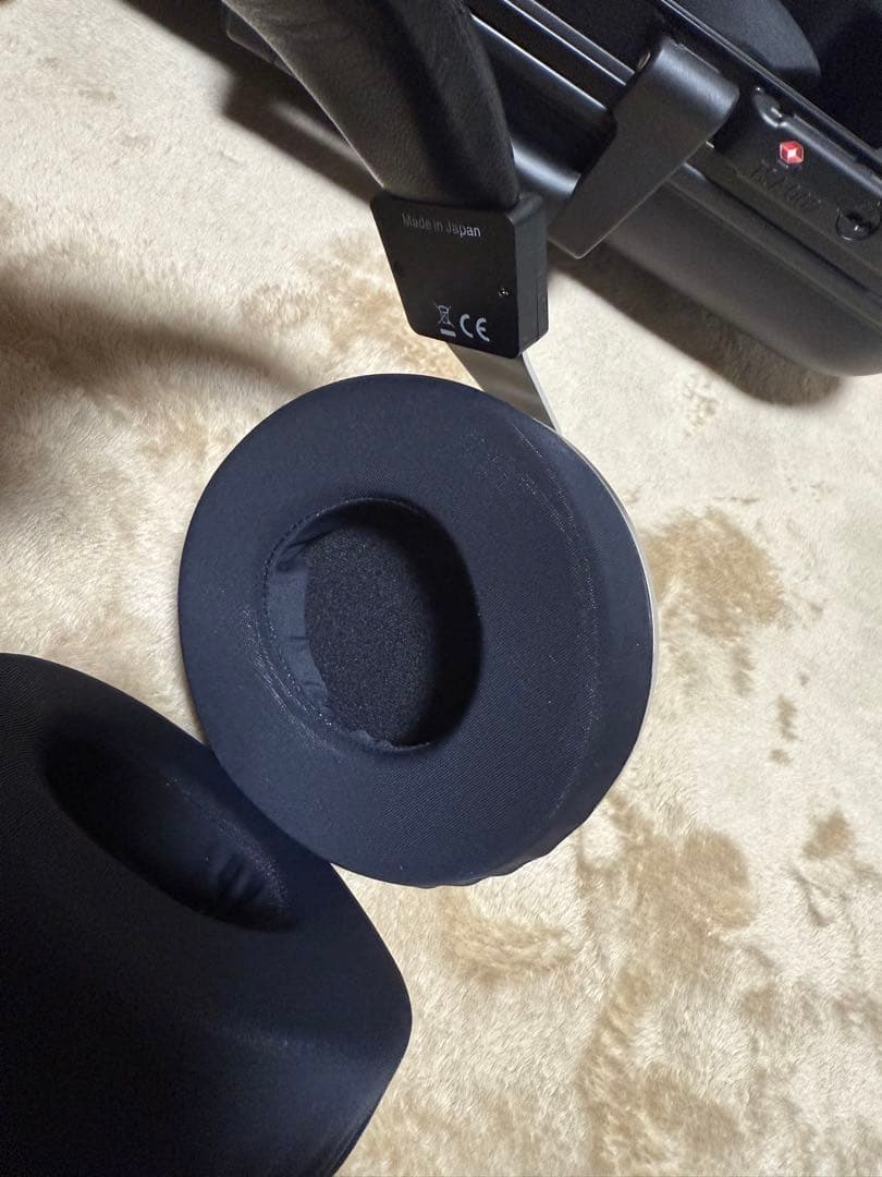 美品 final D8000 シルバー プロテクトケース付き【付属品完備】