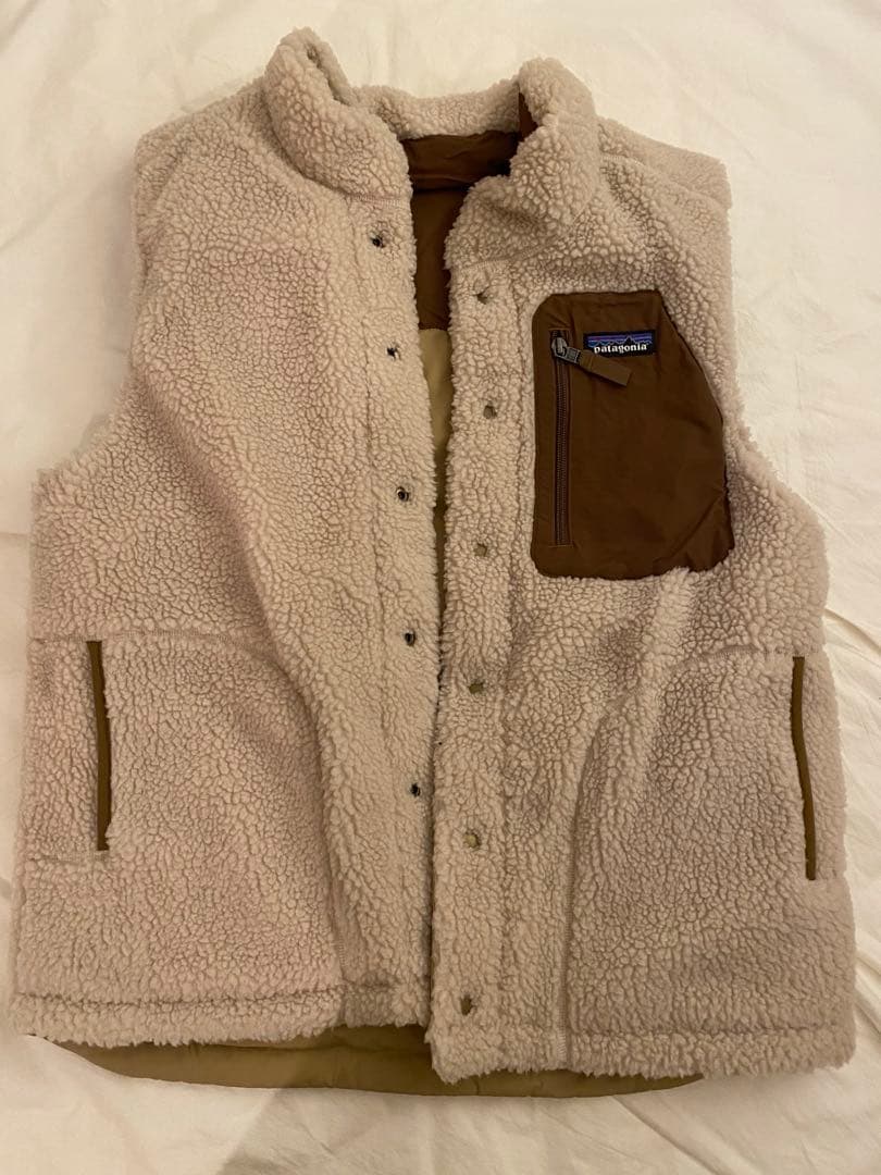 【K@2UK1X 】Patagonia リバーシブルダウンベスト