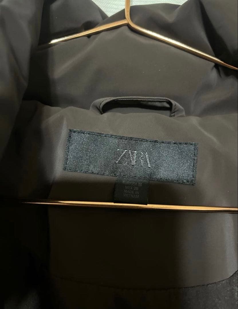 ZARA フード付きダウンジャケット