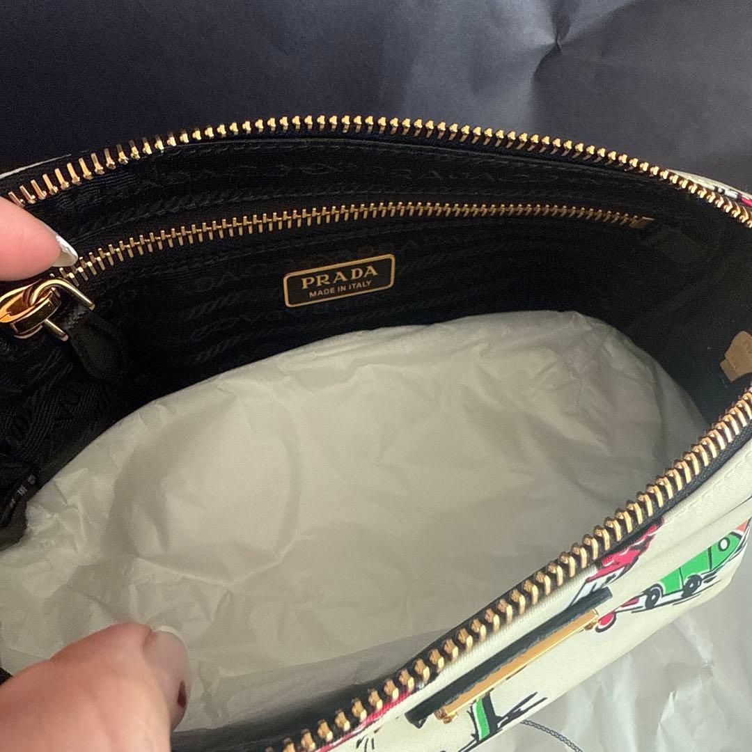 PRADA 非売品　サーフィン柄　ポーチ