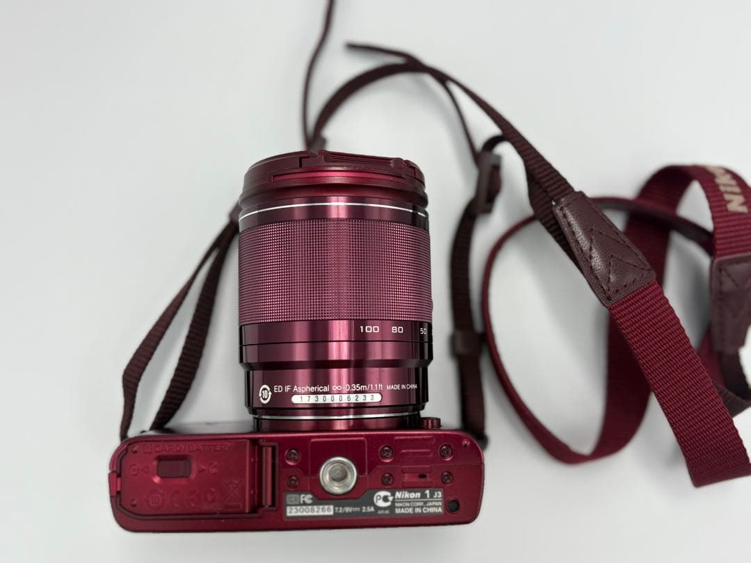 Nikon 1 J3 ミラーレス一眼　デジカメ