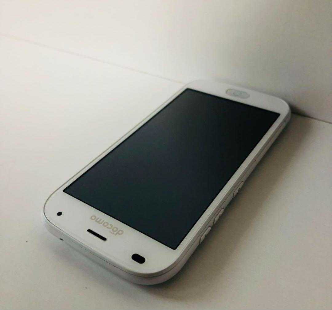docomo らくらくスマートフォン F-42A ホワイト 富士通