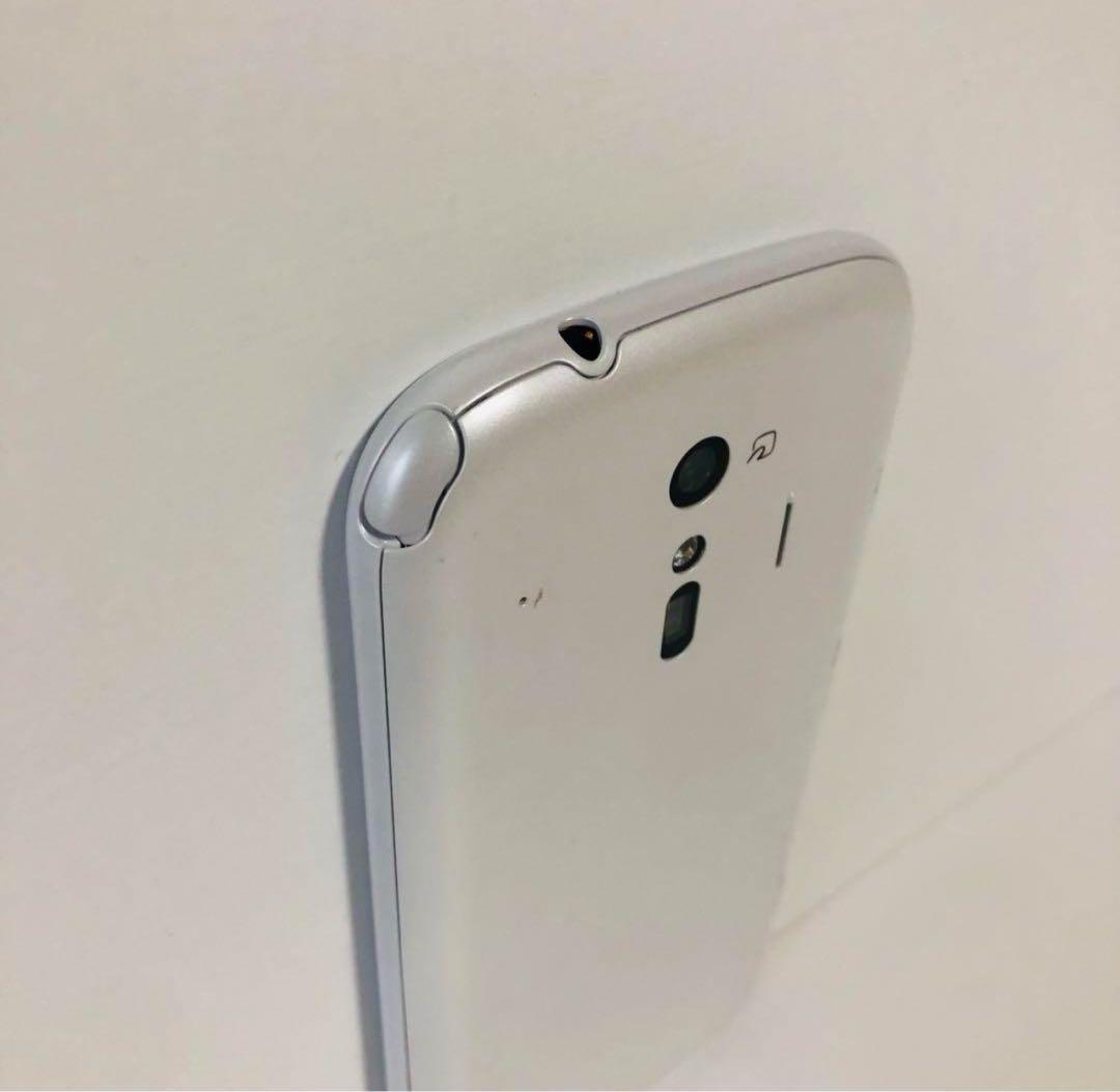 docomo らくらくスマートフォン F-42A ホワイト 富士通