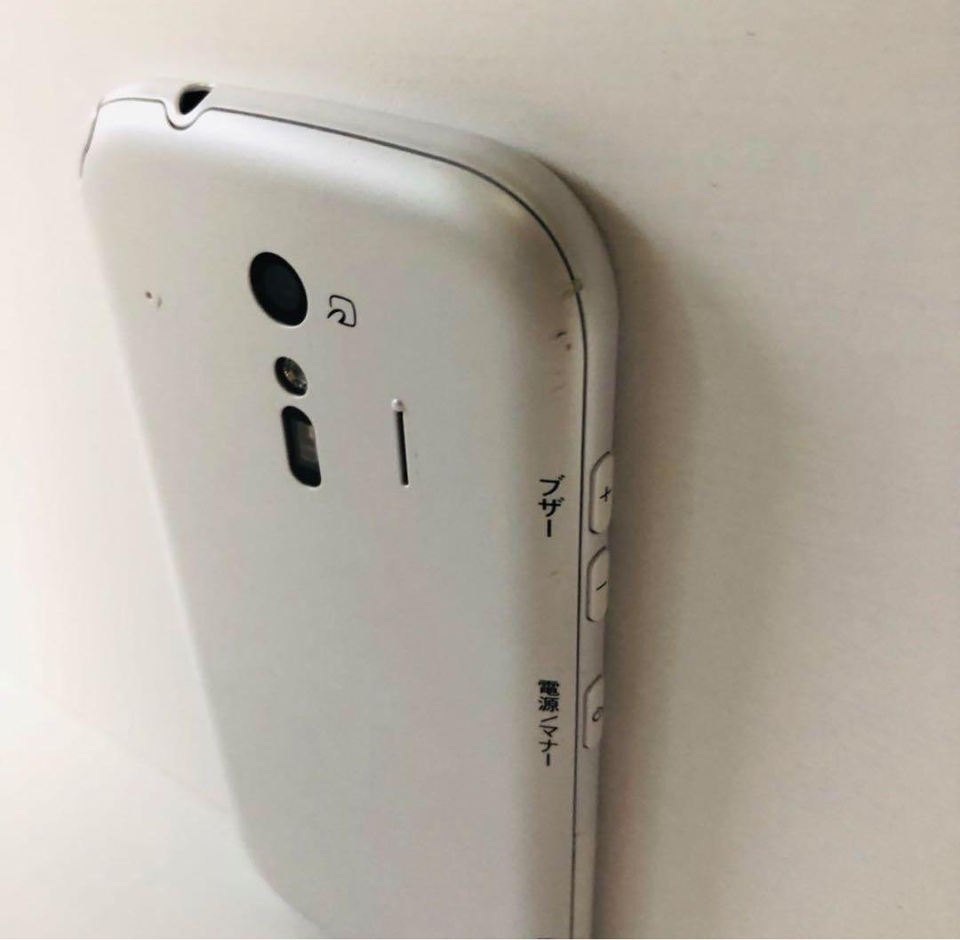 docomo らくらくスマートフォン F-42A ホワイト 富士通