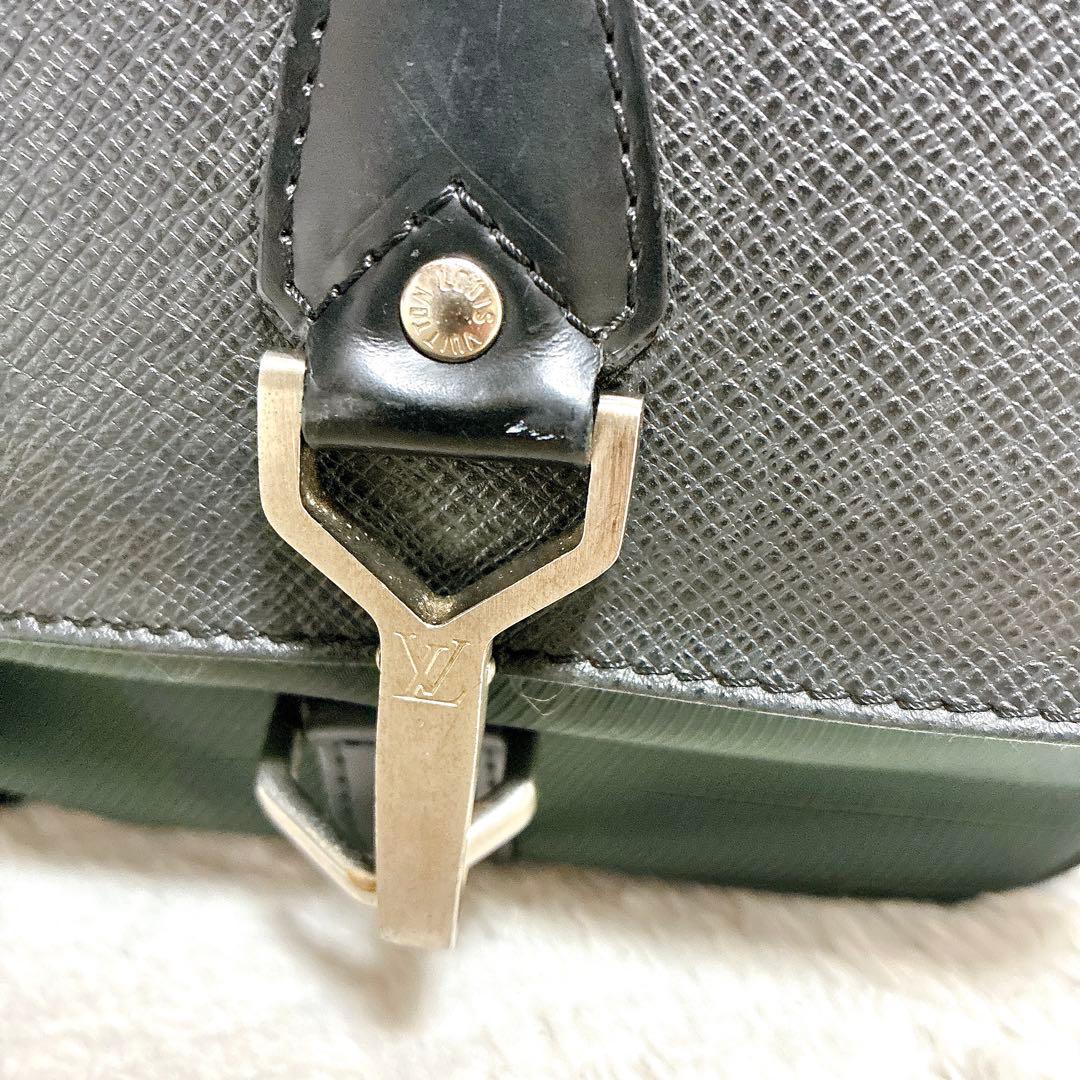 ルイヴィトン　デルスー　タイガ　ショルダーバッグ　メッセンジャーバッグ