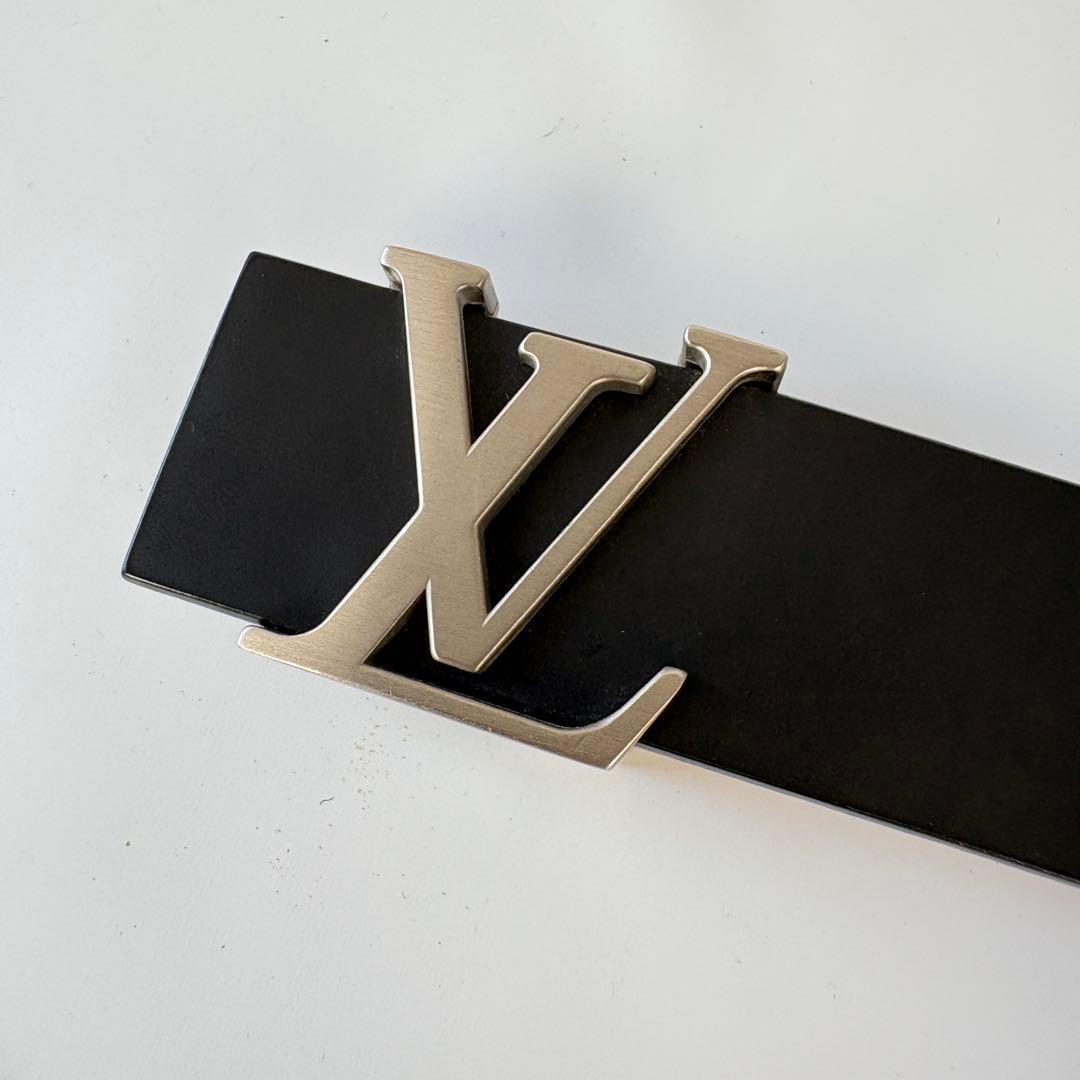 美品　ルイヴィトン ベルト サンチュール LV イニシャル レザー 黒　ロゴ