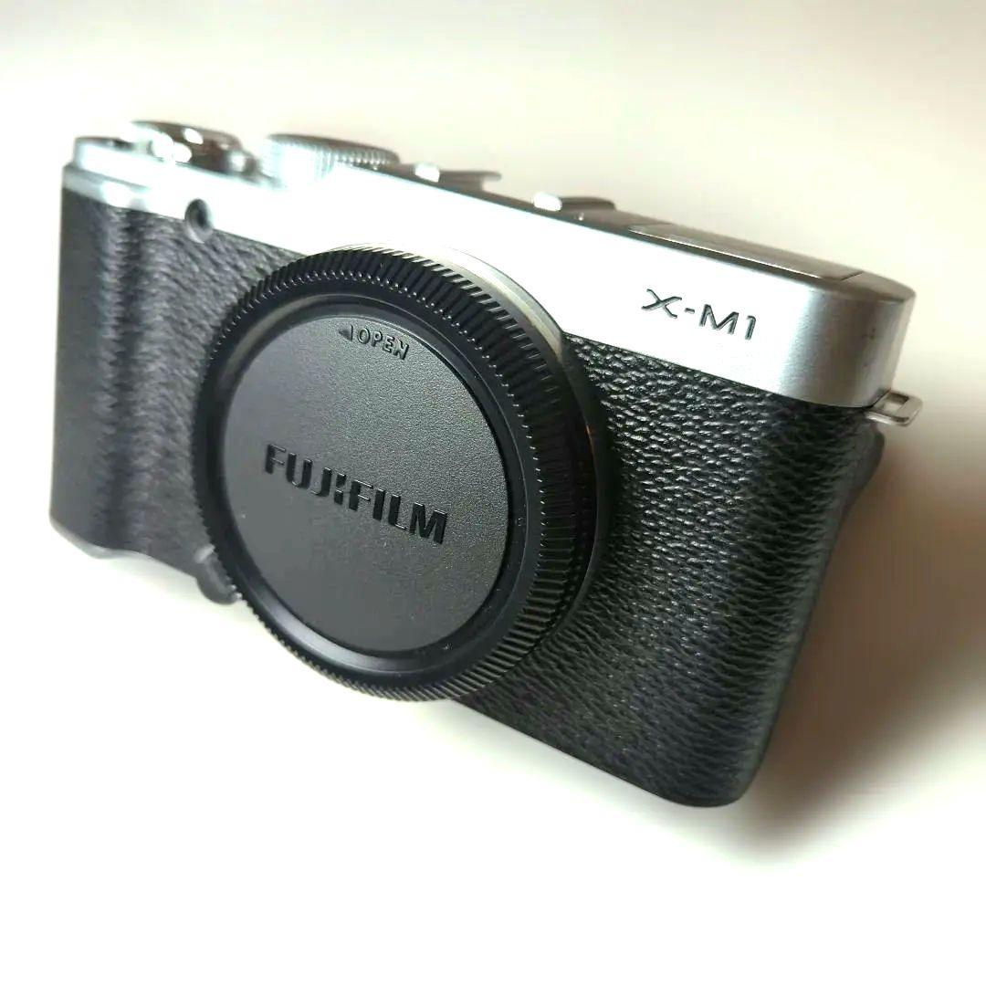 美品　Fujifilm X-M1 ミラーレスカメラ