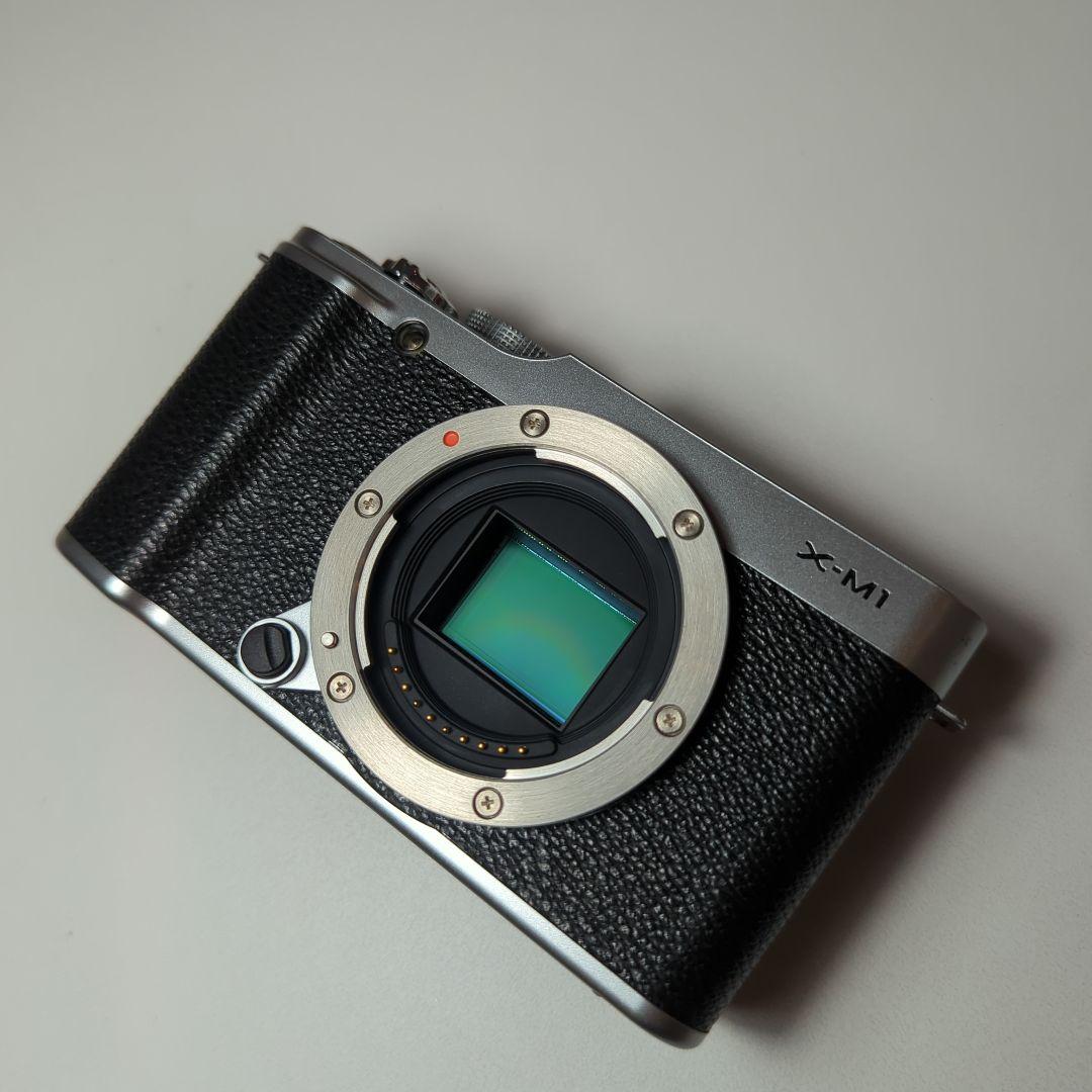美品　Fujifilm X-M1 ミラーレスカメラ