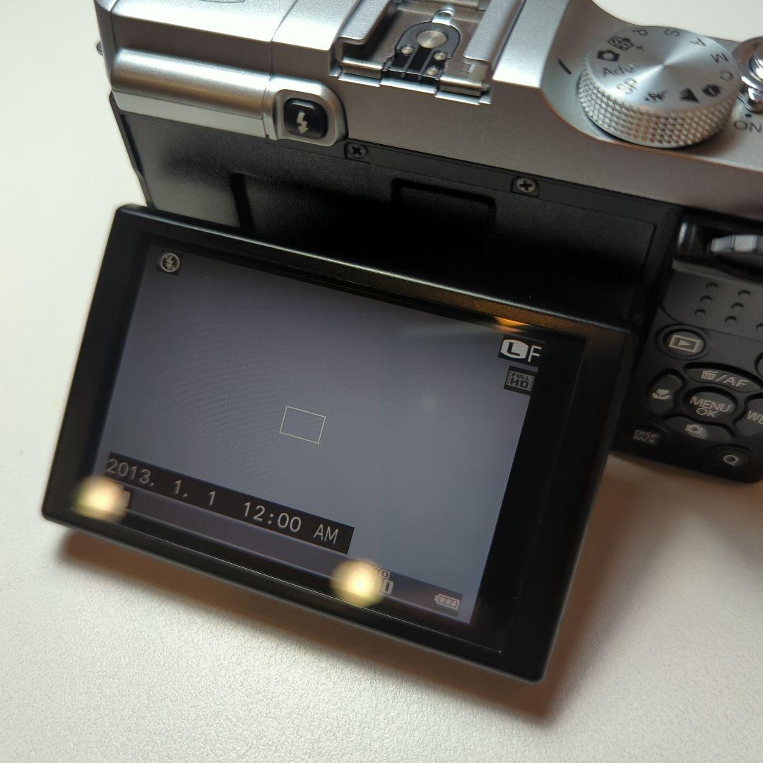 美品　Fujifilm X-M1 ミラーレスカメラ