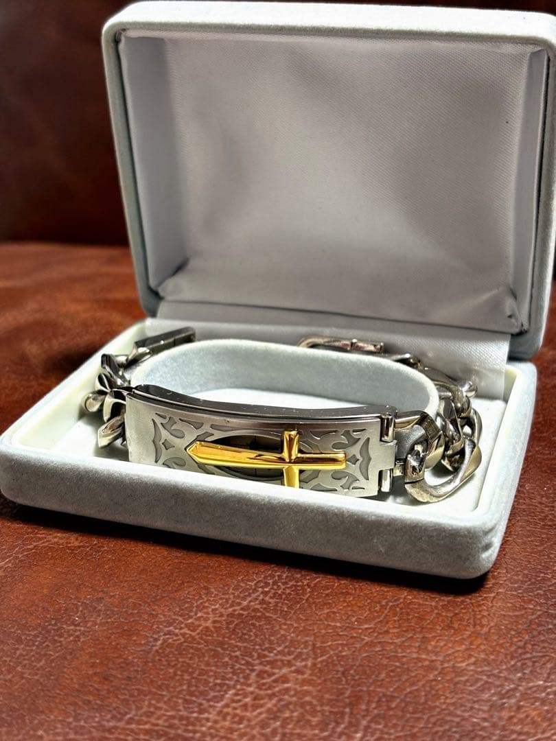 JEAN PAUL GAULTIER 十字架ブレスレット 腕時計