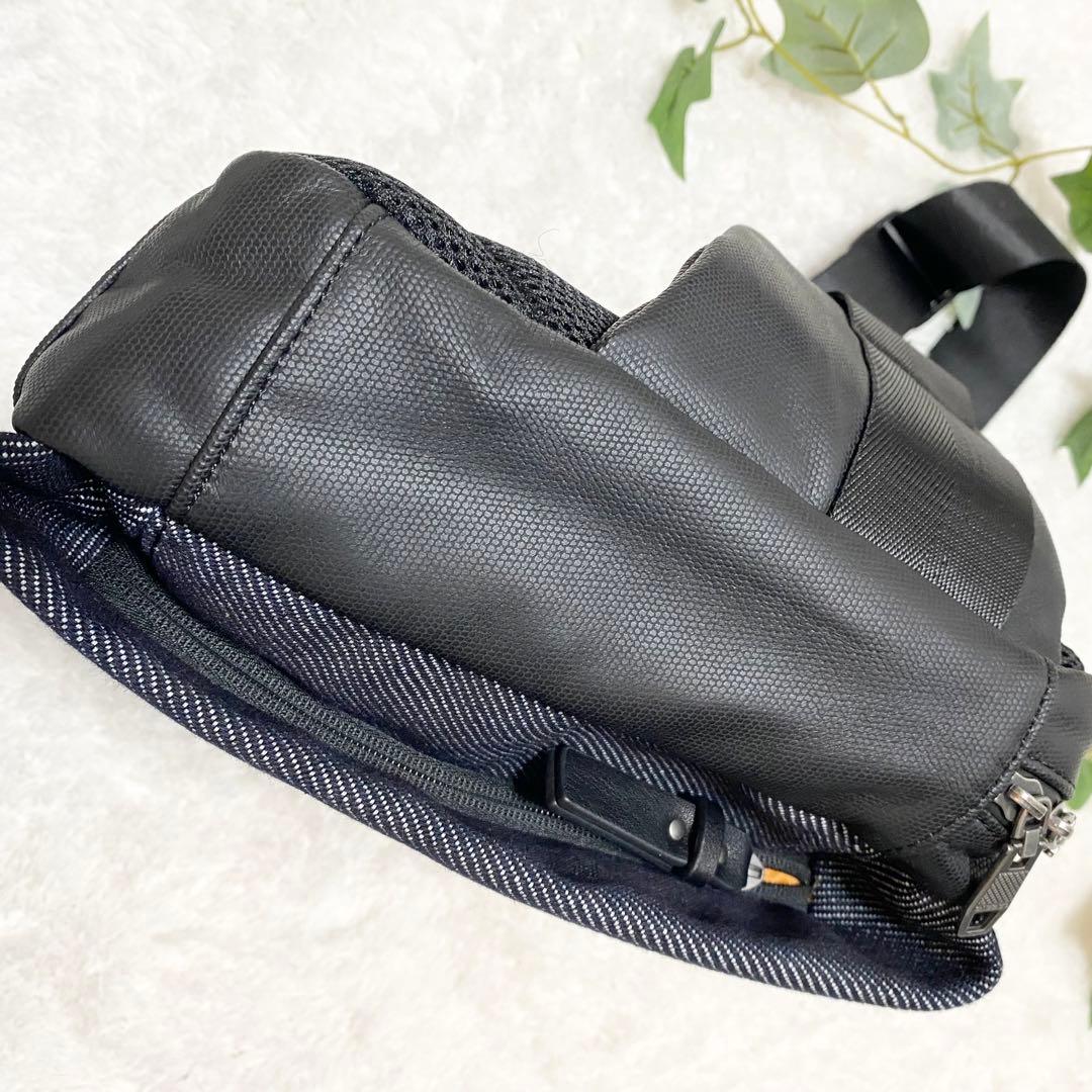 【美品】DIESEL デニム ボディバッグ ショルダー メッセンジャー 大容量