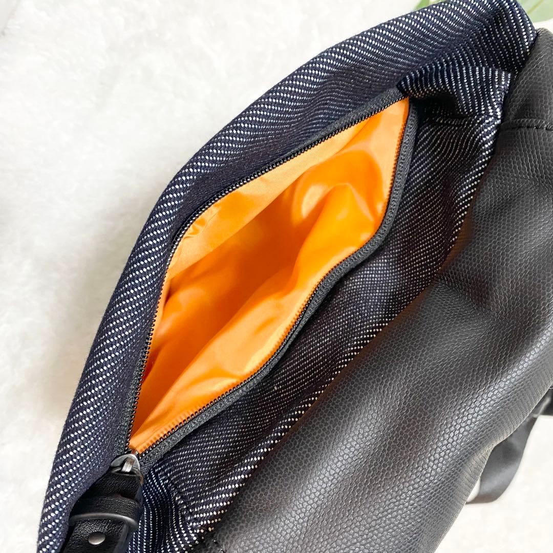 【美品】DIESEL デニム ボディバッグ ショルダー メッセンジャー 大容量