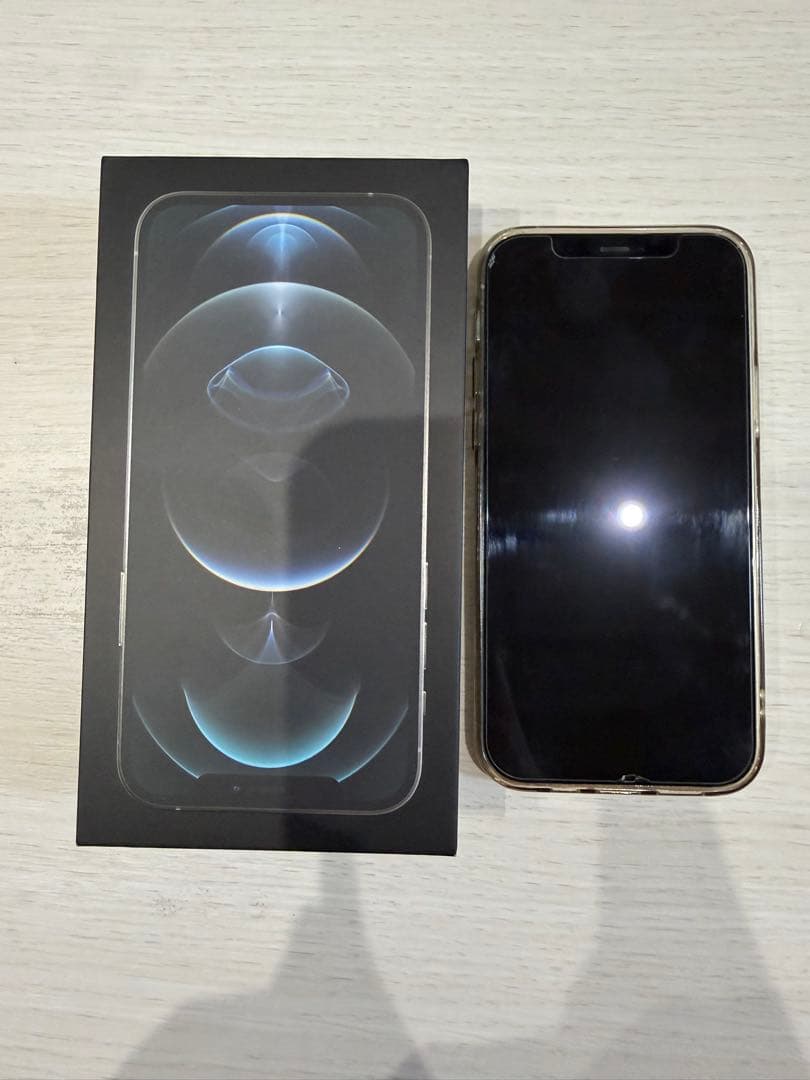 Apple iPhone 12 Pro シルバー 本体 箱付き　SIMフリー